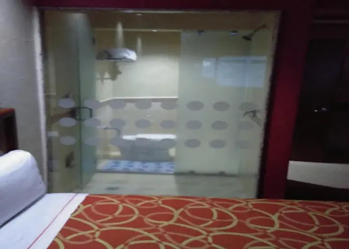 Hm Hotel Y Suites Plaza
