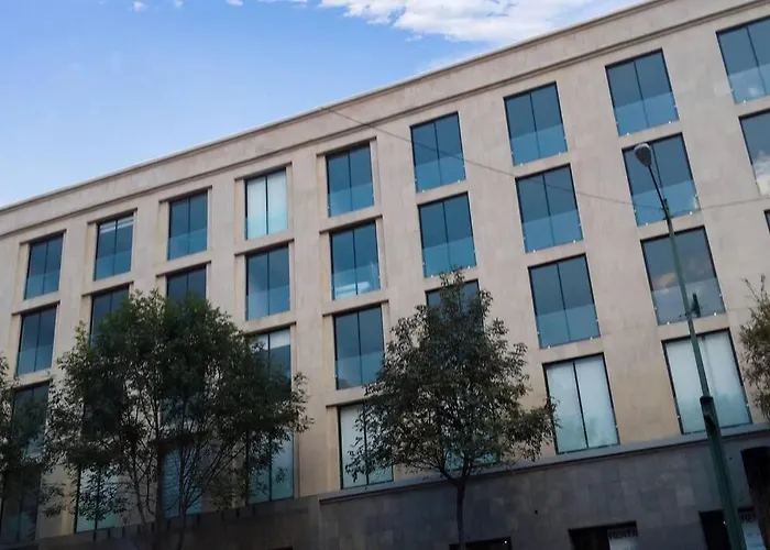 Secure, Central And Quiet Apartment Work Or Travel