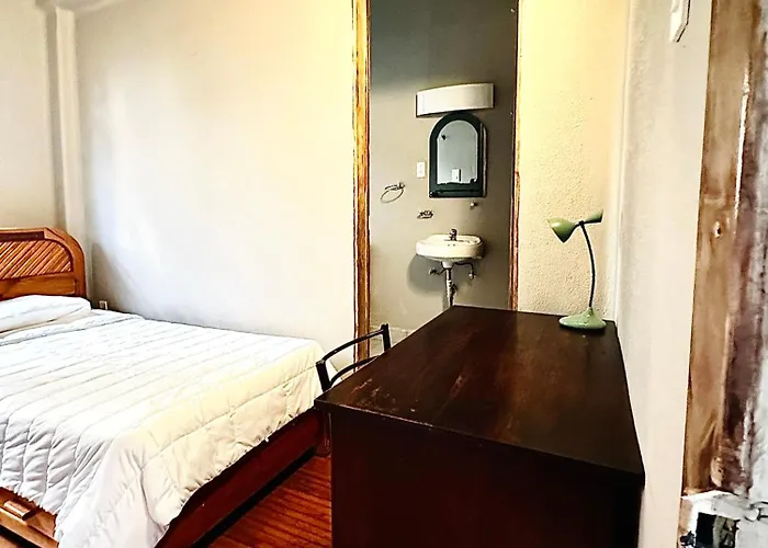 Frontera 49 Roma Norte Hostal
