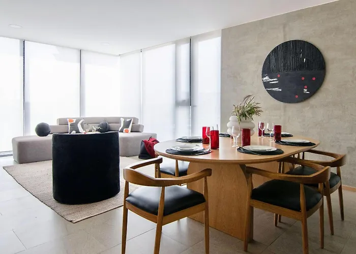 Santa Fe Red Beautiful Apartment!