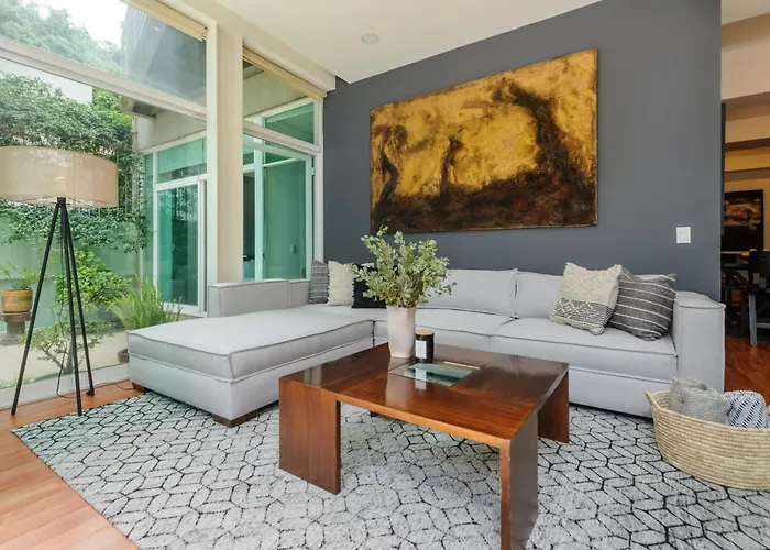 New! Stunning Garden House 2 Bdr Apt