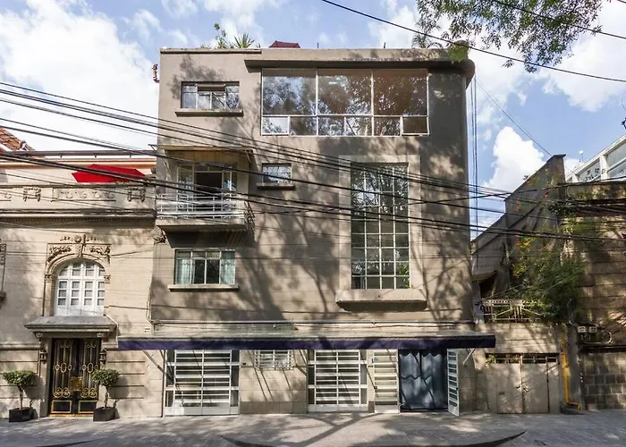 Deco House With Park View Rooftop