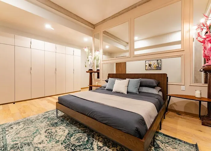 Stylish Haven W/ Balcony Steps To Jazz Bar & Cafes