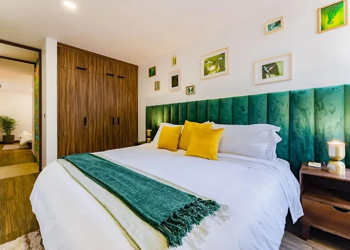 Art Deco Delight With Stunning City Views