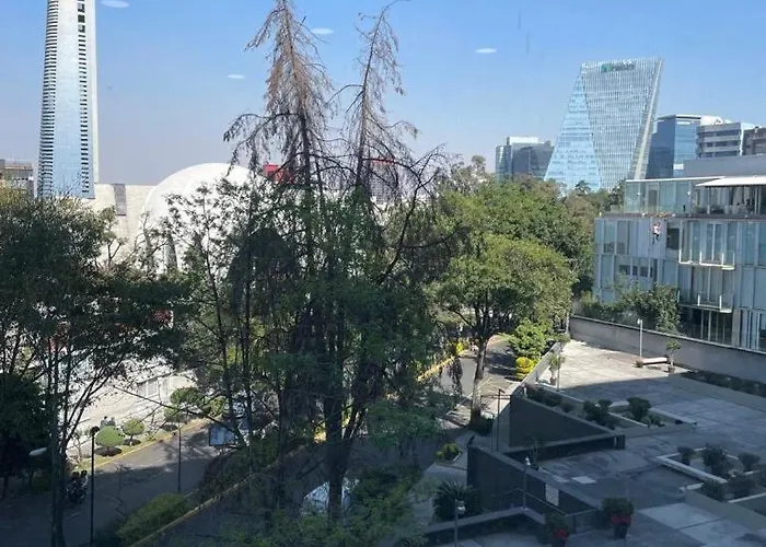 Espectacular Condo In A Premium Neighborhood