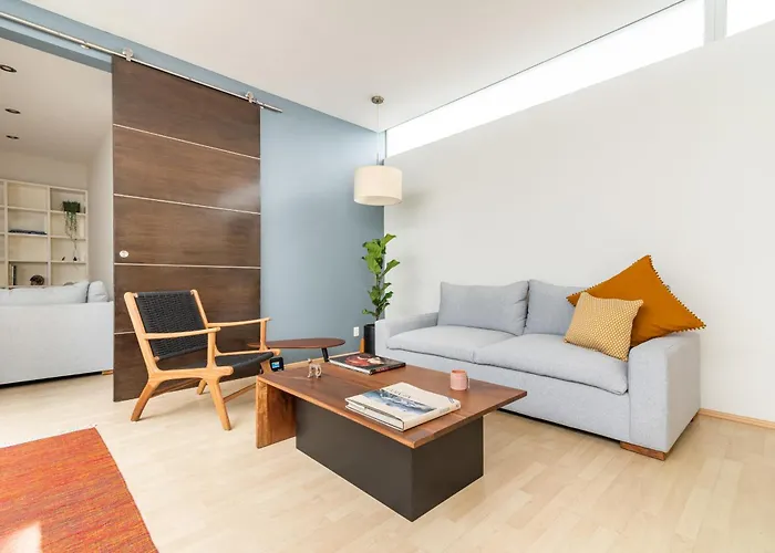 M102 - 2Br - 2Bth