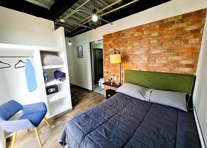R02 Room At Itesm Cem Full Services, Shared-Kitchen, Smart Tv, Parking, Balcony