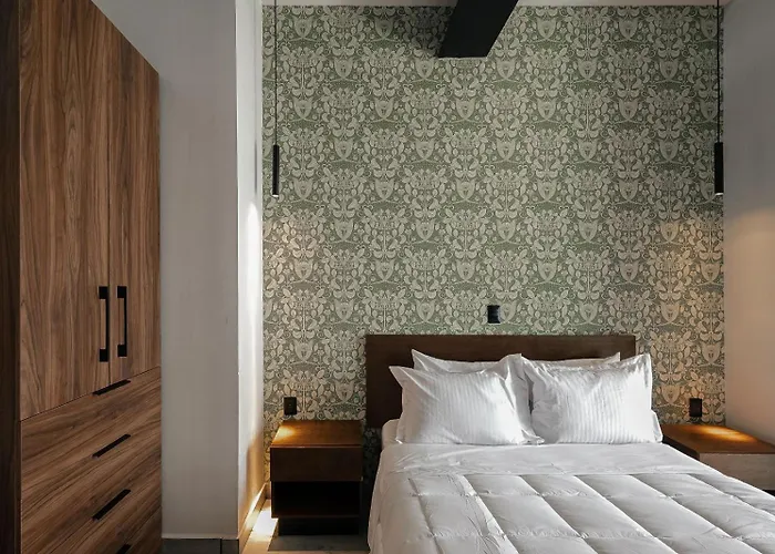 Botanic Loft Stylish & Cozy Retreat W Kitchen & Private Bath