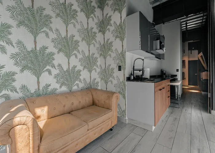 The Palm Loft-Modern Comfort With/Equipped Kitchen