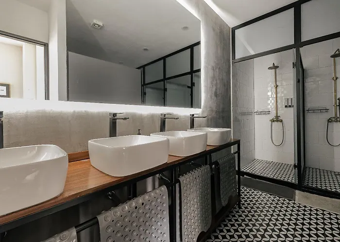 Luxury Hostel Shared Mixed Room