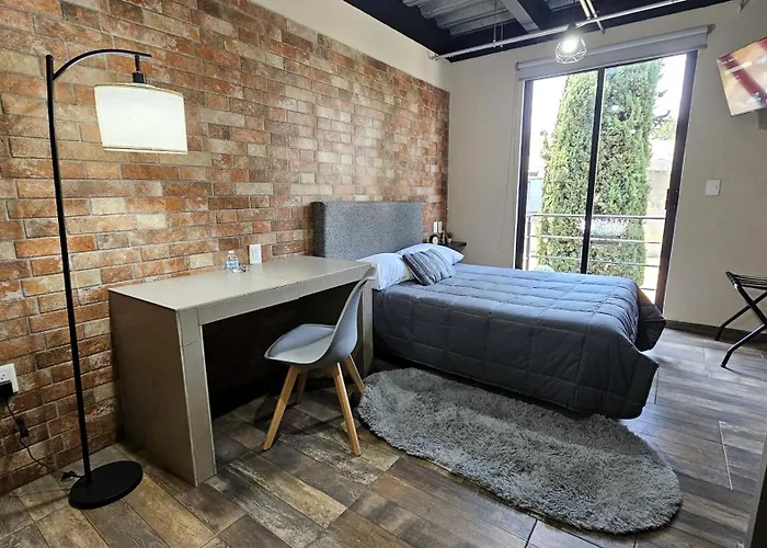 R03 Mid Studio At Itesm Cem Full Services, Shared-Kitchen, Fridge ,Laundry, Smart Tv, Parking, Balcony