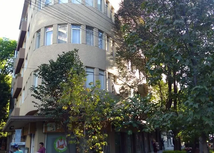 Polanco Cerca De Mazarick Mexico Cafeterias Y Chopin A La Puerta