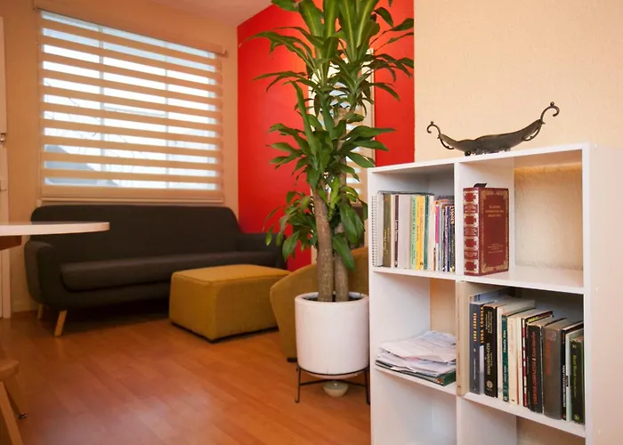 Cozy Apartment In Downtown