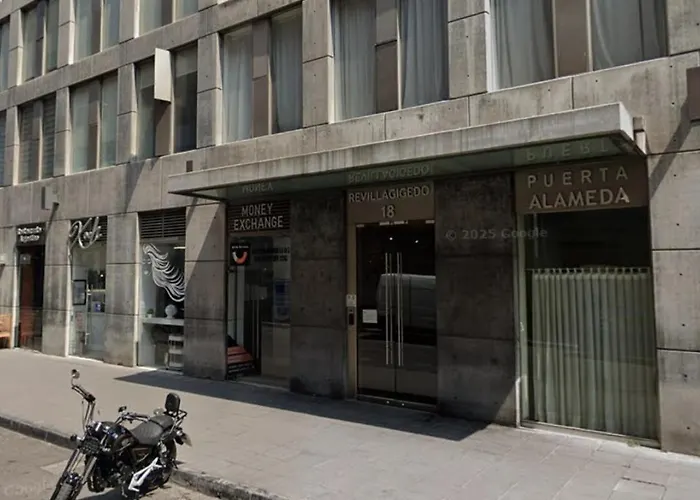 Alameda Central, Puerta Alameda