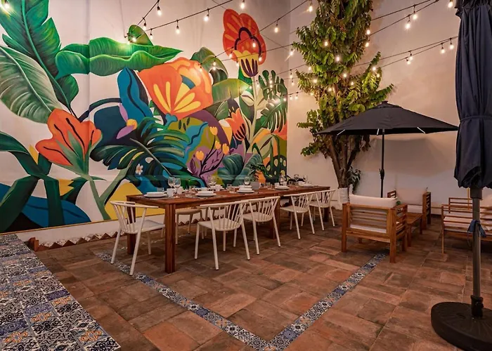 Group-Friendly Terrace Delight Near Wtc & Shops