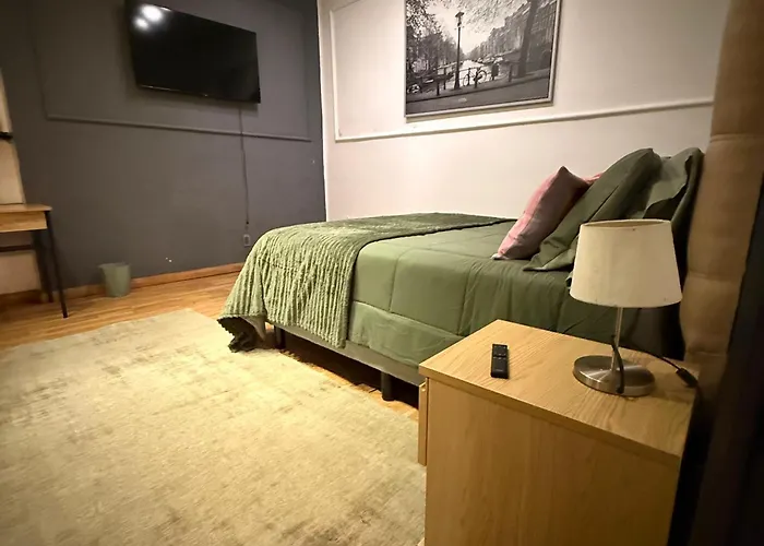 Quiet Apartment Facing Parque Espana In Condesa