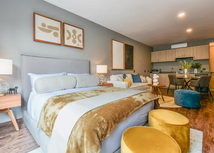 The Sterling Condesa