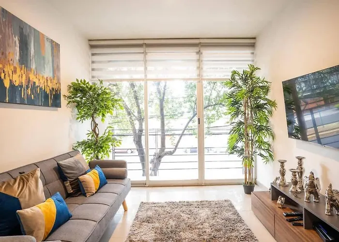 Modern 2 Bedroom Cozy Stay