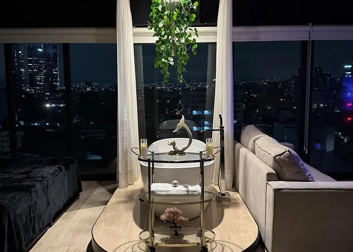 Luxury Loft With Tub And City View!