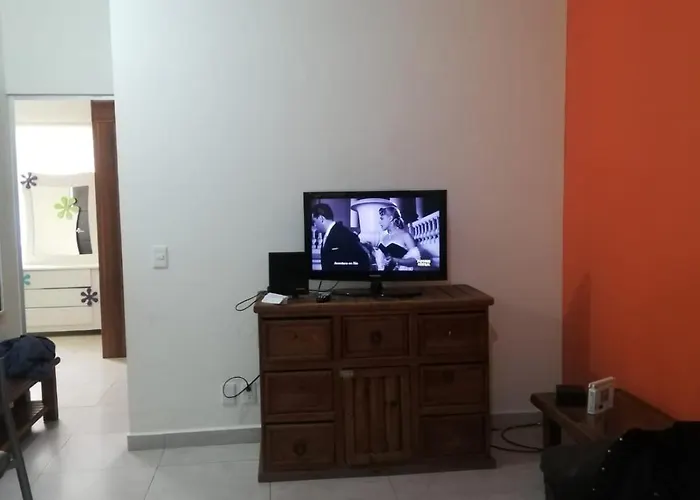 Ground Floor, Central 2 Bedrooms 2 Bathrooms