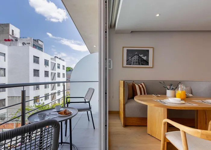 403 Std C Capitalia Contemporary Studio And Rooftop Access