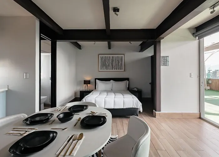 The Flamingo Rooftop Suite Unique Design in a Centric Location