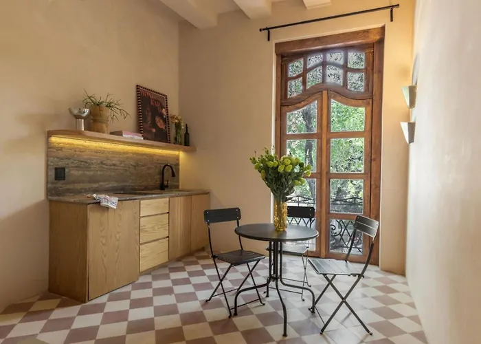 Stay In A Restored 1914 Home | Casa Serapio