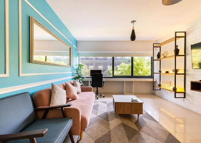 Lovely & Bright Wfh In Lively Area Long Stays