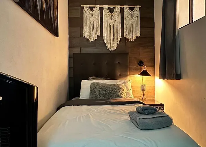 Habitacion Privada En Condesa Ideal Para 1 Persona Bano Semiprivado