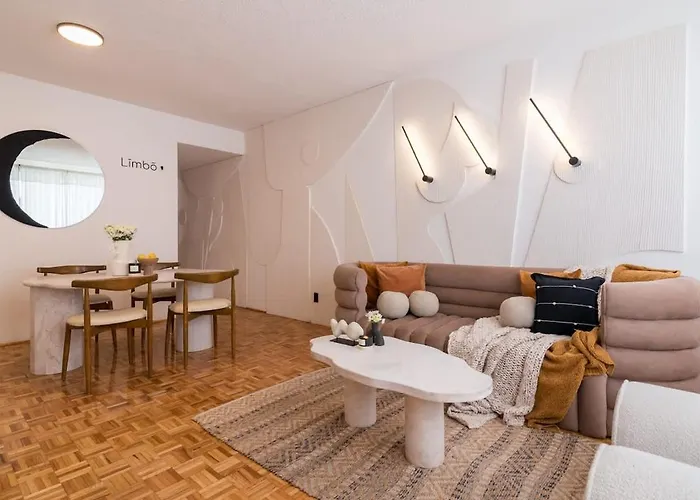 Location- Design And Comfort Fully Equipped