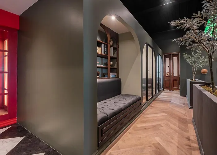 The Jungle Loft Tropical Comfort-Centric W/Kitchen
