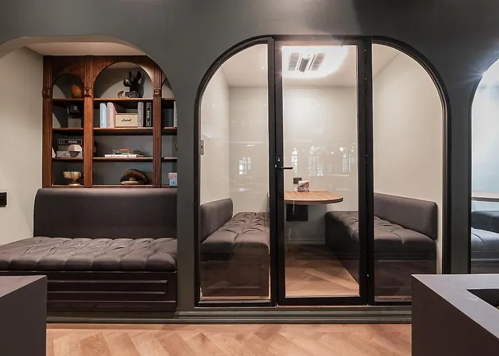 Low Bed In Shared Room Men