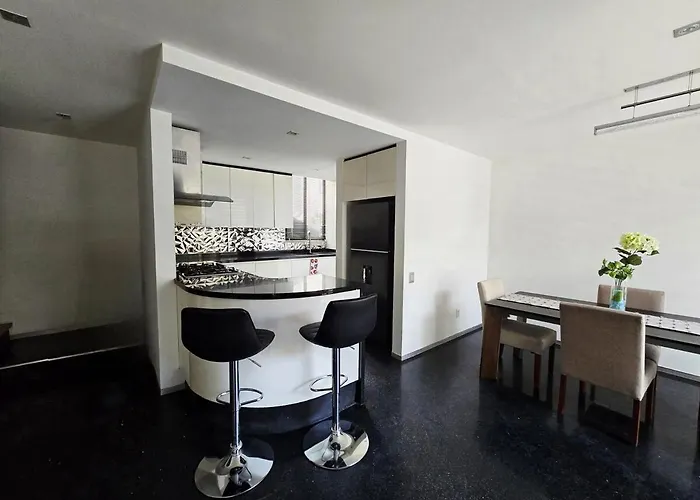 Lujosa Casa En Del Valle, 10 Personas, Garage, Jacuzzi Y Roof Garden Con Asador