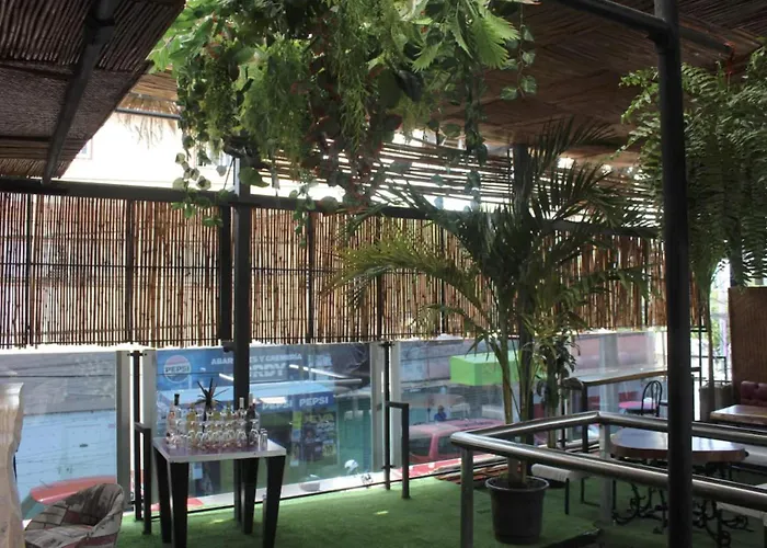 Aqui Comes Rico