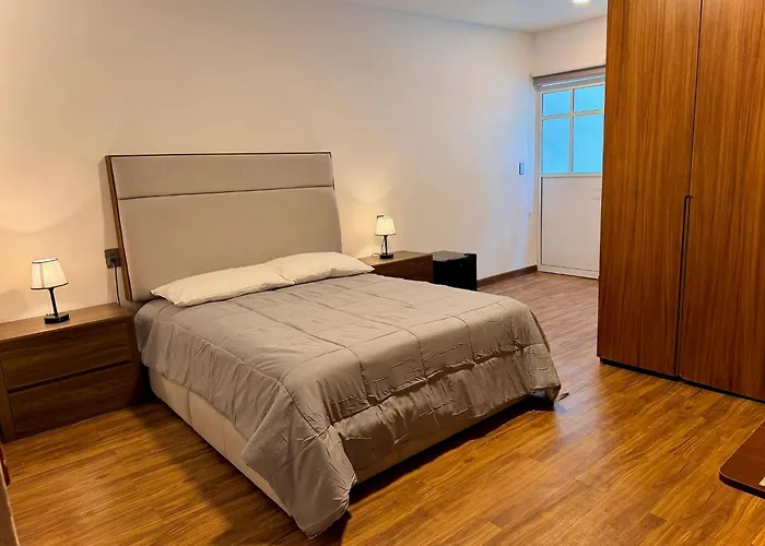 Hegel 215 Bed & Breakfast Boutique