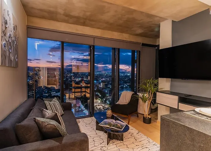 The R Line I Ut Skyline Residence I Pool & Views