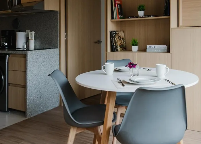 Praga Suites 8 Stylish 1Br Fast Wifi Great Light