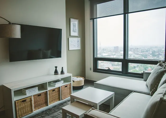 2206- Chic 1Br Near Downtown W Luxe Amenities