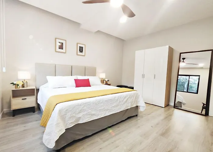 Conchita 3 MaiaHome Condesa Boutique King Bed