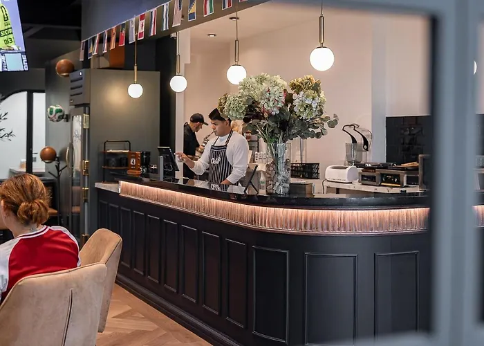 Skyline Loft - Modern Comfort, Stunning City Views