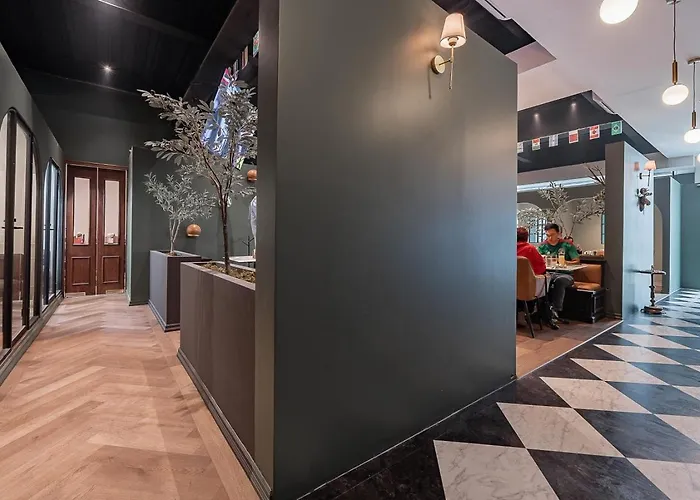 The Diamond Loft Modern Luxury W/ Equipped Kitchen