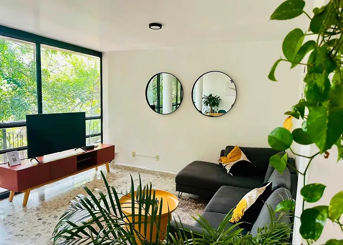 Fast Wifi, Beautiful Ph Steps Away From Masaryk