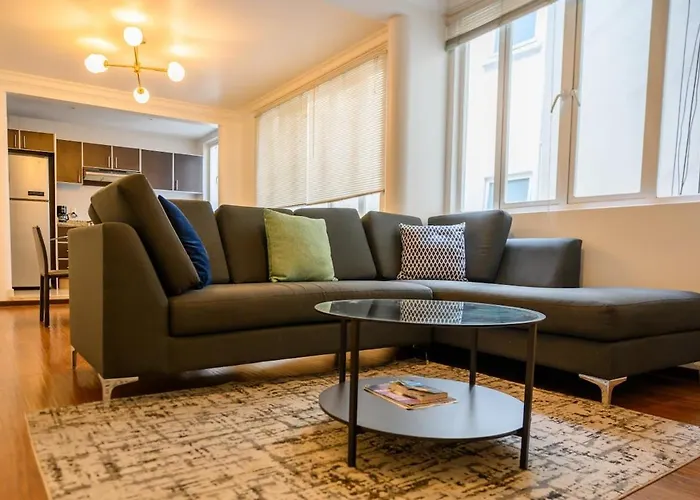 Condesa Residence 7 Stylish 2 Bedroom, 1 Bathroom Residence Accentuating Expansive Interiors